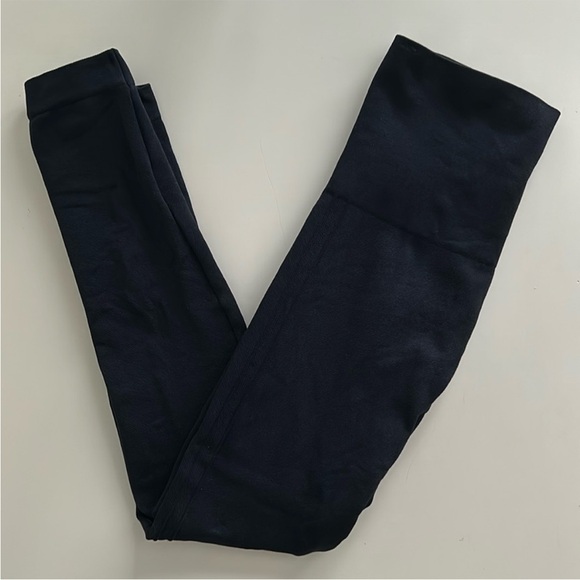 Spanx Look at Me Now Seamless Navy Leggings XS - Picture 6 of 10